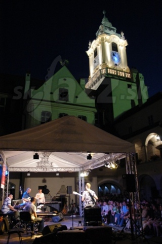 JAZZ POD VEŽOU