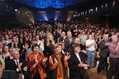 STANDING OVATION