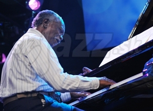 HANK JONES
