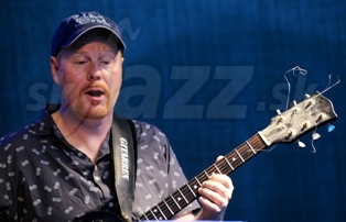  ULF