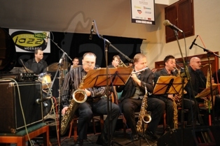  BIG BAND