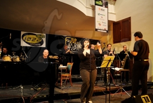  F - DUR JAZZBAND