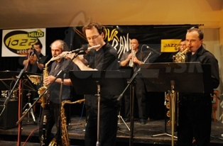 19 F - DUR JAZZBAND