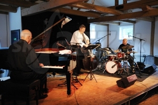 STEVE KUHN TRIO