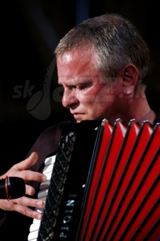  KLAUS PAIER