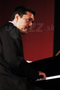  DONALD VEGA