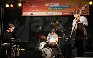  KAM TAM TRIO