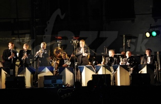  BRATISLAVA HOT SERENADERS