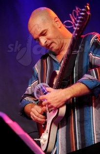  DAVID TRONZO