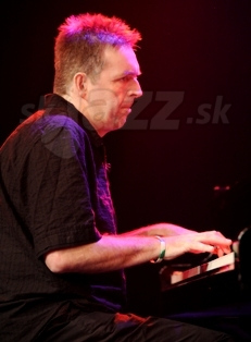  HUW WARREN