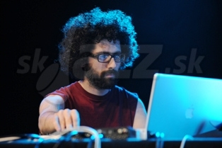   RAZ MESINAI BADAWI