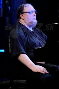 SIMON NABATOV