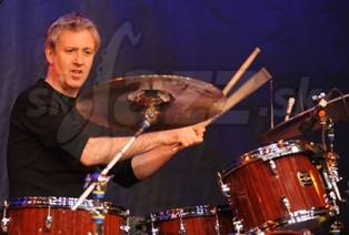  TONY BUCK
