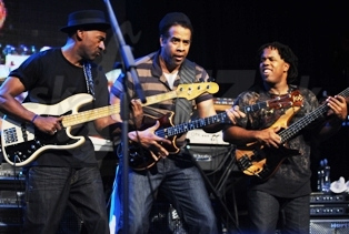 S.M.V. TRIO