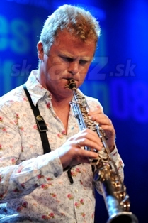  IAN BALLAMY