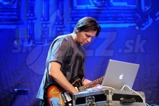  CHRISTIAN FENNESZ