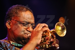  ROY CAMPBELL