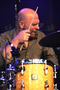  DAVE