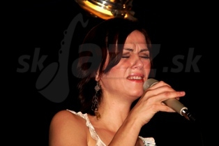  LUCIA