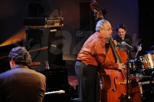  EDDIE GOMEZ TRIO