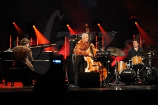  EDDIE GOMEZ TRIO